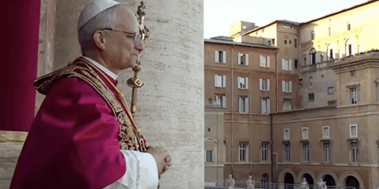 “Que la paz esté con todos ustedes”: las primeras palabras del papa Leo XIV al mundo